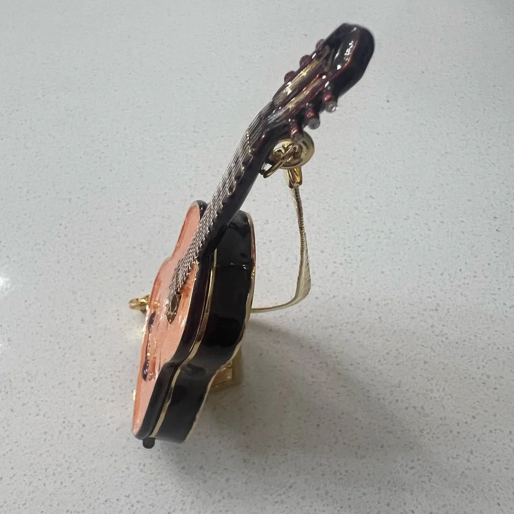 N/A this guitar
